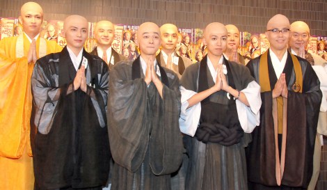 袴田吉彦らが舞台でも僧侶姿 『ぶっせん』さらなる続編希望 | ORICON NEWS