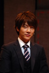 ���V���E���i�N ���{���̃~���[�W�J���������X�^�[�g 