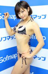 �ϐ��̎�ꂽ�X�^�C���Ől�C�̃��[�X�N�C�[���E���}��(C)De-View 