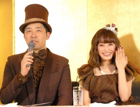 画像 写真 あべこうじ 結婚会見で自ら司会 ややこしい 6枚目 Oricon News