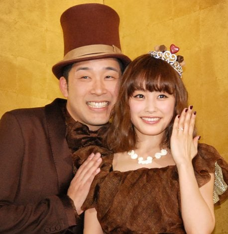 画像 写真 あべこうじ 結婚会見で自ら司会 ややこしい 13枚目 Oricon News