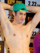 �����悵���A���S���Ɂu�S�܂ꂽ�v �Ӑg�̃M���O���΂Łu���񂾂݂����c�v 