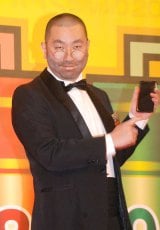 RG�A���́wR-1�x�����i�o �g�b�v�o�b�^�[�ɕs���̐� 