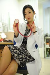 関西テレビ・フジテレビ系で4月8日スタートのドラマ『ブラック・プレジデント』に、壇蜜の出演が決定。ブラック企業の女医役で世の男性を魅了する（C）関西テレビ 