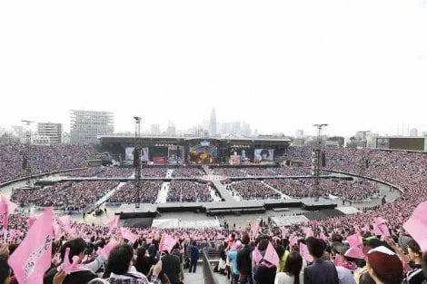 AKB48初の国立ライブ初日公演の模様（29日撮影） 