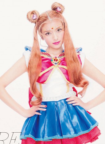 画像 写真 ローラ ノリノリの コスプレ動画 公開 セーラームーンで踊り回る 1枚目 Oricon News