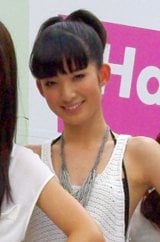 ���}�^����Happiness��E-girls�E�ނ𔭕\�@�iC�jORICON NewS inc. 