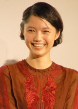 �N���āA�t�@���Ɖf��ӏ܂��C�t���ꂸ �g�����苃���h�ɏƂ�΂� 