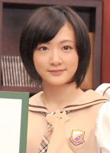 �g�o�n�h����A�T�؍�t�@���̗����Ɋ��Ӂu����������⌾�t�ŋ~��ꂽ�v 