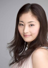 ��ՋM�q�A�o�u�����O�̎���𕑑�ɂ����t�f��Ɏ剉 