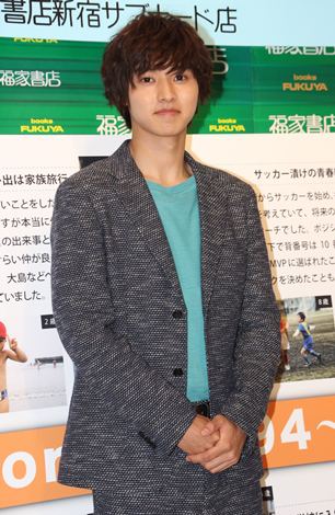 へっぽこ野球部キャプテン 山崎賢人ファースト写真集 現在地 発売記念握手会開催 Oricon News