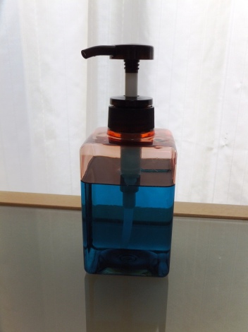 化粧水での保湿は重要（photo by：Michelle（photost.jp）） 