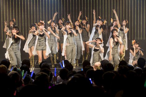 Nmb48新生チームbii 逆上がり 公演初日 梅田 高柳 ドラフト生 内木がnmb48劇場初登場 Oricon News