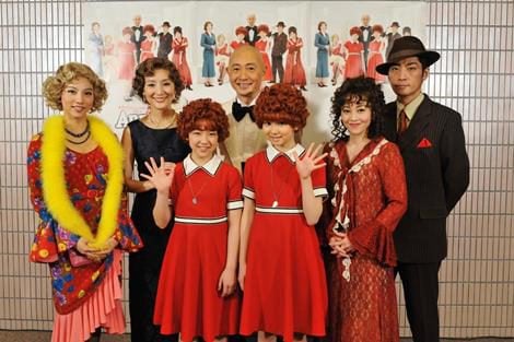 応募者9000人から選ばれた、28人の子どもが出演。ミュージカル『アニー』開幕 | ORICON NEWS