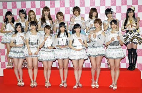 昨年の「第5回AKB48選抜総選挙」で選ばれた指原莉乃（前列中央）ら選抜メンバー16人　（C）ORICON NewS inc. 
