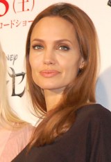 �A���W�[�A�q�ǂ��L�҂ɑ�T�[�r�X �X�e�[�W�ɌĂыL�O�B�e 