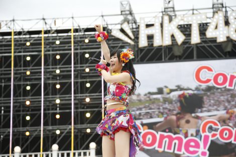 へそ　指原莉乃 画像・写真 | 内田裕也、HKTライブに“乱入” さしことデュエット披露 3枚目 | ORICON NEWS
