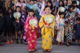 小林星蘭&谷花音、「日本一高い盆踊り」 