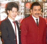 映画『R100』DVD大ヒットリリース記念イベントに出席したデニス（左から）松下宣夫、植野行雄　（C）ORICON NewS inc. 