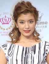 ローラ 父の再逮捕を謝罪 本当に申し訳ありません Oricon News