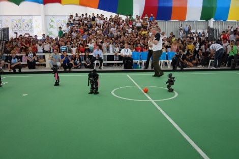 千葉工業大学 ロボットサッカーw杯で優勝 Oricon News