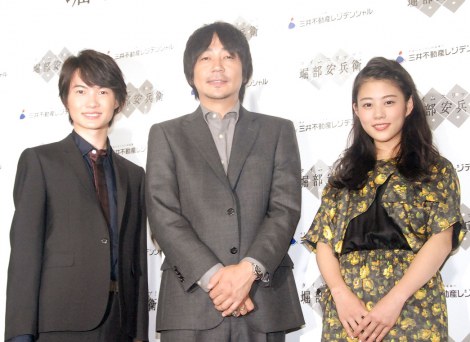 WEB映画『タイムスリップ！堀部安兵衛』の完成披露試写会に出席した（左から）神木隆之介、大森南朋、高畑充希　（C）ORICON NewS inc. 