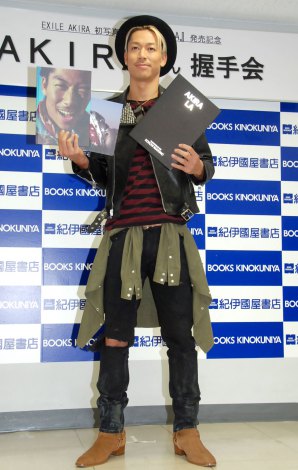画像 写真 Akira ソロ写真集発表で秘話 1週間髪の毛洗わなかった 8枚目 Oricon News