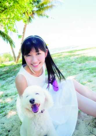 画像 写真 ぱるる 写真集で 犬コスプレ 披露 Akbが水着姿で犬と熱いたわむれ 3枚目 Oricon News