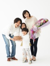 ���Έ�b�A�剉�h���}�́g�Ƒ��ʐ^�h�Ɏ艞���u�ŋ��̉Ƒ��ɂȂꂻ���v 