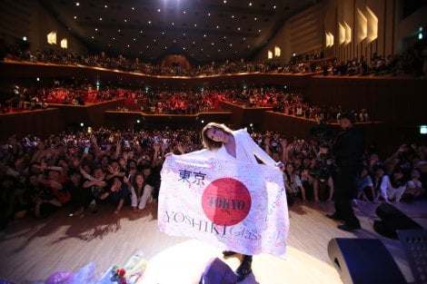 YOSHIKI、久々の日本公演に男泣き XJAPAN今秋の日本公演も宣言 | ORICON NEWS
