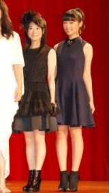 ミュージカル『デスノート THE MUSICAL』製作発表会に出席した(左から)唯月ふうか、前島亜美(SUPER☆GiRLS) (C)ORICON NewS inc. 