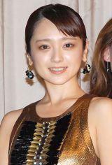 ���B�S���A�ʐ^�Ƃ̌K���q�P���Ɠ��Ёu�V�����Ƒ��̃X�^�[�g�v 