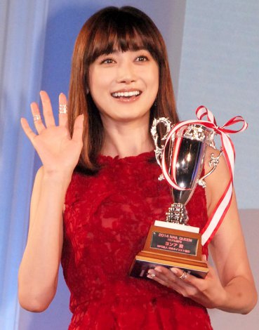 画像 写真 ローラ ネイルクイーン 3年連続受賞で殿堂入り 13枚目 Oricon News