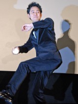 �ȕv�ؑ��炪�ϋq�Ƀ{�[���𓊂���T�[�r�X�� �iC�jORICON NewS inc. 