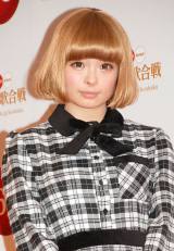 �y�g���z�����[�A�s���N�̈ߑ��Ń|�b�v�ɔM�� 