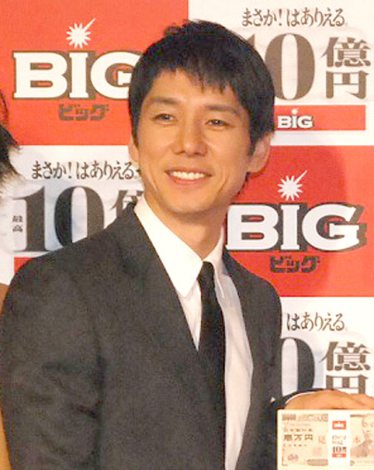 西島秀俊 新婚生活は幸せ に笑顔で会釈 Oricon News