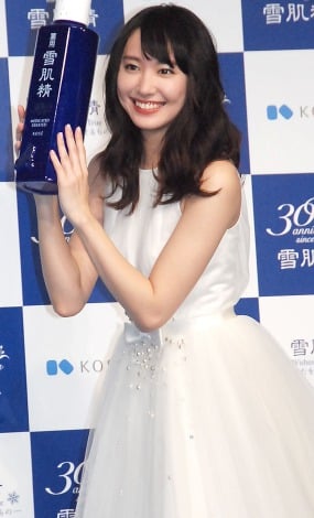 画像 写真 新垣結衣 ふわふわ 白ドレスで魅了 3枚目 Oricon News