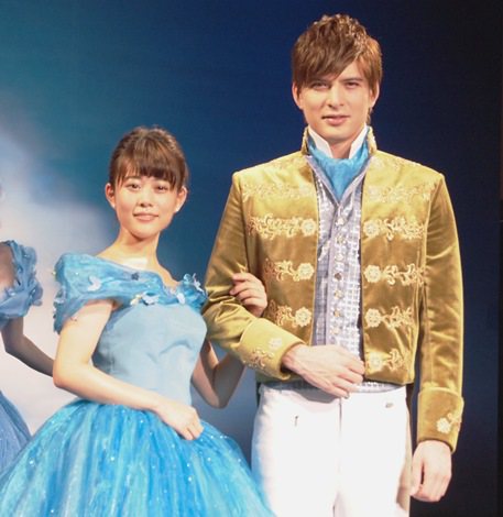 画像 写真 高畑充希と城田優が シンデレラ 王子の衣装で登場 魔法のようなイリュージョンを披露 2枚目 Oricon News