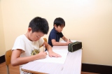 “塾”感覚で英語学習!?　小学生の「英会話スクール」に注目集まる 