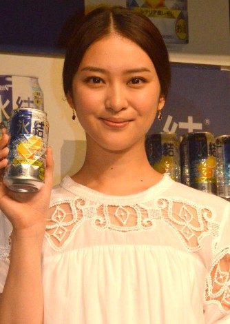 画像 写真 武井咲 本気の チュー顔 に18回挑戦 楽しんでできた 1枚目 Oricon News