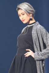 �}�}�ɂȂ��ď��߂ăt�@���̑O�ցc �R�c�D�ATGC�Ŋј\�̃E�H�[�L���O 