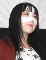 ��ɃK�[�h��t���Ďp�����������윦�l���f��w���ނ����x�̊�����I���ʉ�iC�jORICON NewS inc. 