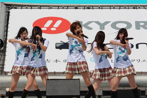 沖縄国際映画祭 筧美和子 玉城ティナ Nmb48 超新星も登場 ビーチファッションショー Oricon News