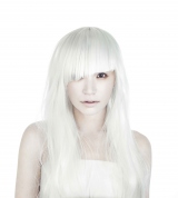 Superfly�u���A�^�����Ȑl�ԃL�����o�X�Ɂu�����ȐF�ɐ��܂�v 