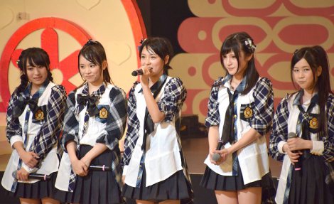 画像 写真 Akbチーム8が結成1周年公演 10人選抜ユニットが新曲初披露 7枚目 Oricon News