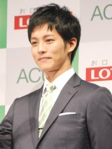 ���Ⓧ���A�}�C�N�g���u���ɑ�l�̋C���� 