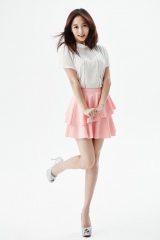 ��KARA�j�R���A6���ɓ��{�f�r���[�@�R���T�[�g�Ŏ��甭�\ 