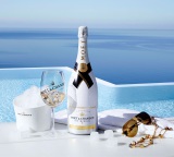 �X�𕂂��ׂĊ�������A�ċG����̃V�����p���o�� 