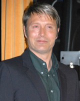 �g�k���̎���h�}�b�c�E�~�P���Z���������� ����Ƀt�@��300�l�E�� 