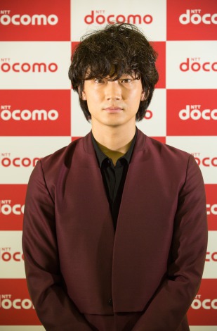 画像 写真 綾野剛 至近距離の堤真一は オトコの香り 6枚目 Oricon News